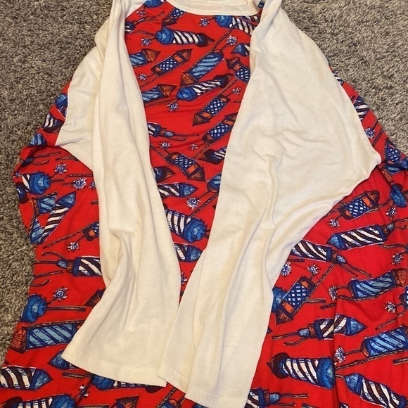 LuLaRoe Red White Blue American 4th of July Firework Shirt Size Large - Picture 3 of 3